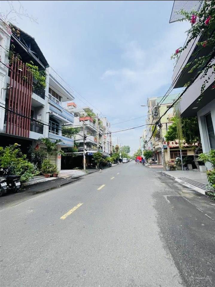 Bán nhà riêng giá cực chất tại 95 đường số 2, quận 11, 220 m2, 6pn, 3wc