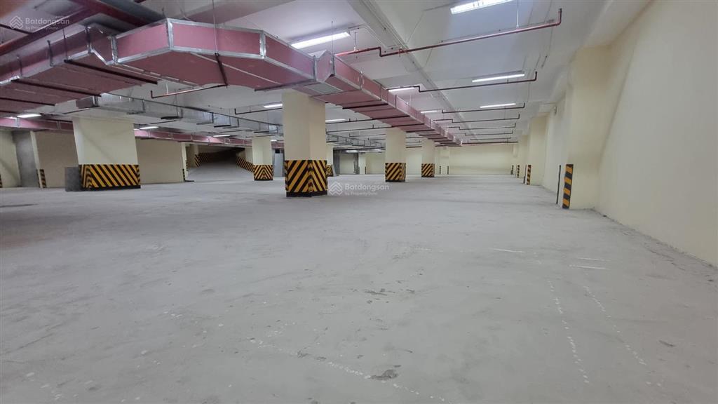 Cho thuê tầng hầm 850m2 tại đường võ chí công, tây hồ. giá 100tr/tháng