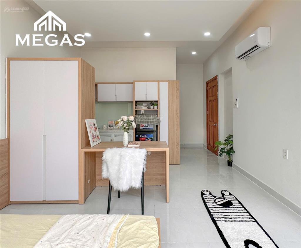 Studio ban công siêu thoáng ngay đh văn hoá  đỗ xuân hợp  ngã tư bình thái