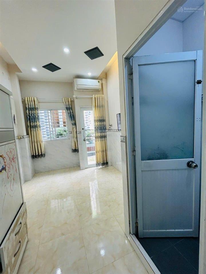 Khu kiều đàm quận 7  shr  khu hiện hữu, 4 tầng  chỉ 2.... tỷ