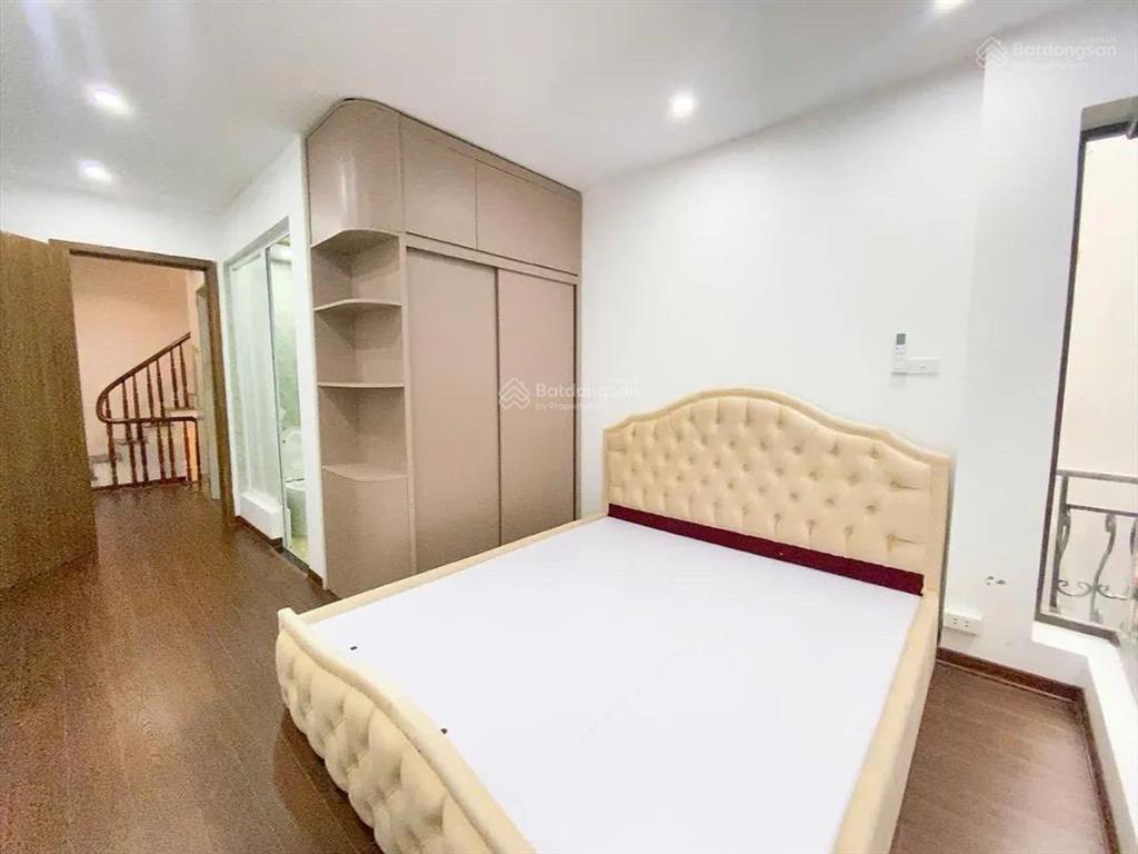 Bán nhà phùng hưngxa lavăn quán xây mới  thang máy ô tô đỗ cửa  35m25 tầng giá chỉ 8,6 tỷ