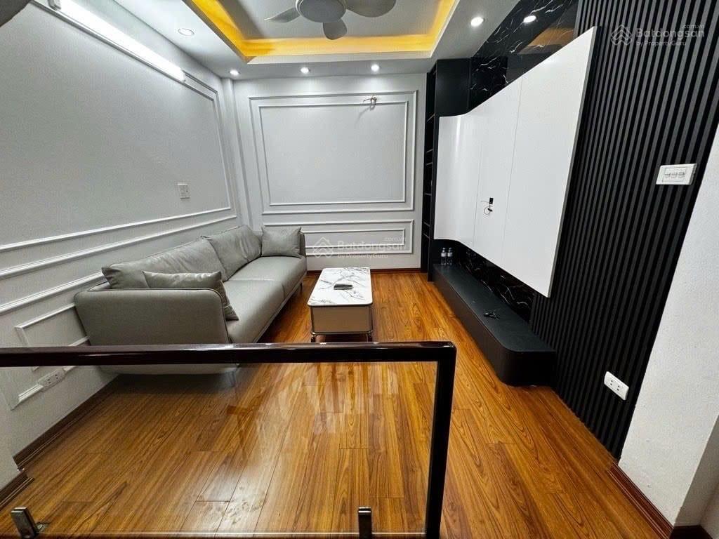 Hiếm!bán nhà phân lô tập thể cán bộ công an đa sỹô tô đỗ cổngngõ thông35m24 tầnggiá chỉ 8,3 ty