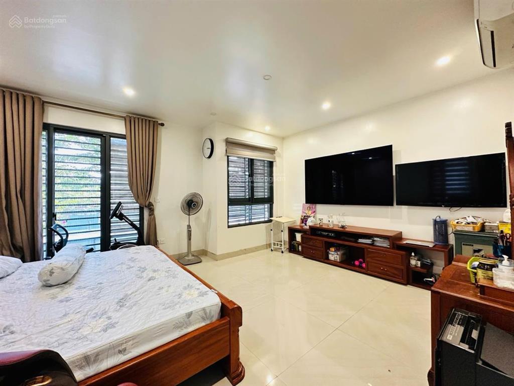 Bán nhà phố yên lãng! thang máy, ô tô thông, gần phố, kinh doanh. 67m*7t