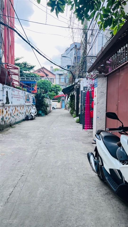 Tôi cần bán 831 m2 thổ cư mặt tiền đường tại phường gia định