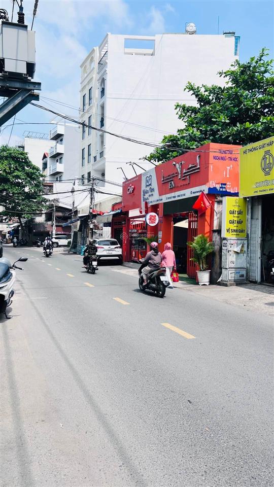 Tôi cần bán 831 m2 thổ cư mặt tiền đường tại phường gia định