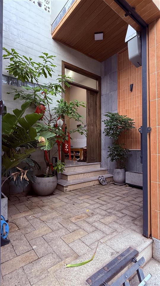 Người nhà nhờ em gửi bán căn nhà cực hiếm 2 mặt tiền đường bế văn cấm, tân quy, quận 7.