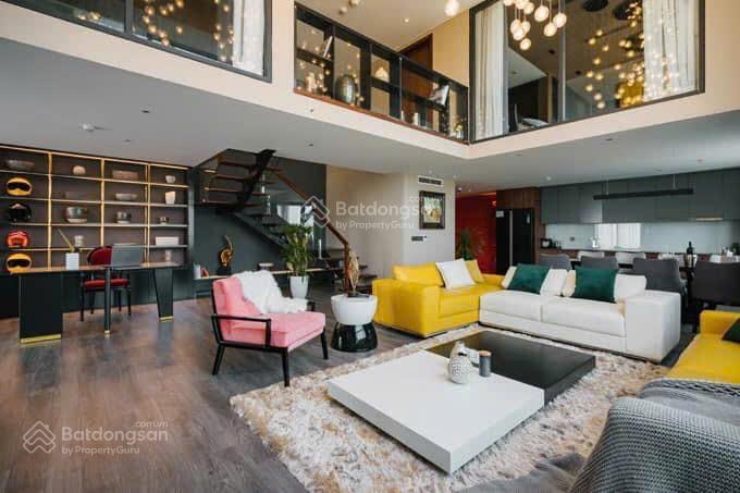 Bán căn 152m2 view sông hồng  cầu nhật tân cực đẹp tại pentstudio.  0987 938 ***