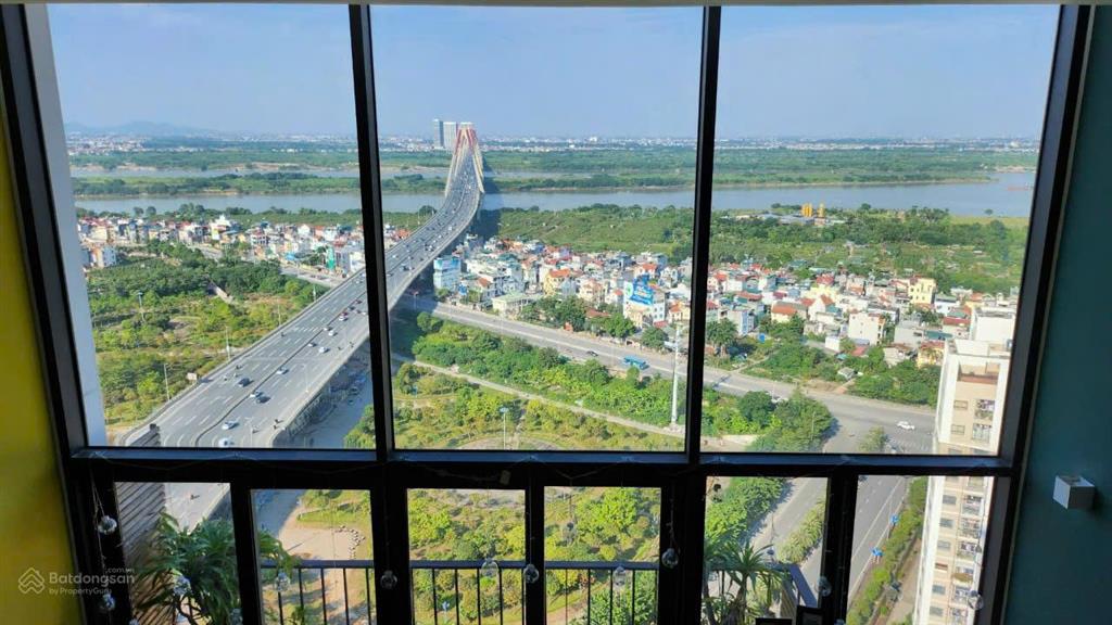 Bán căn 152m2 view sông hồng  cầu nhật tân cực đẹp tại pentstudio.  0987 938 ***