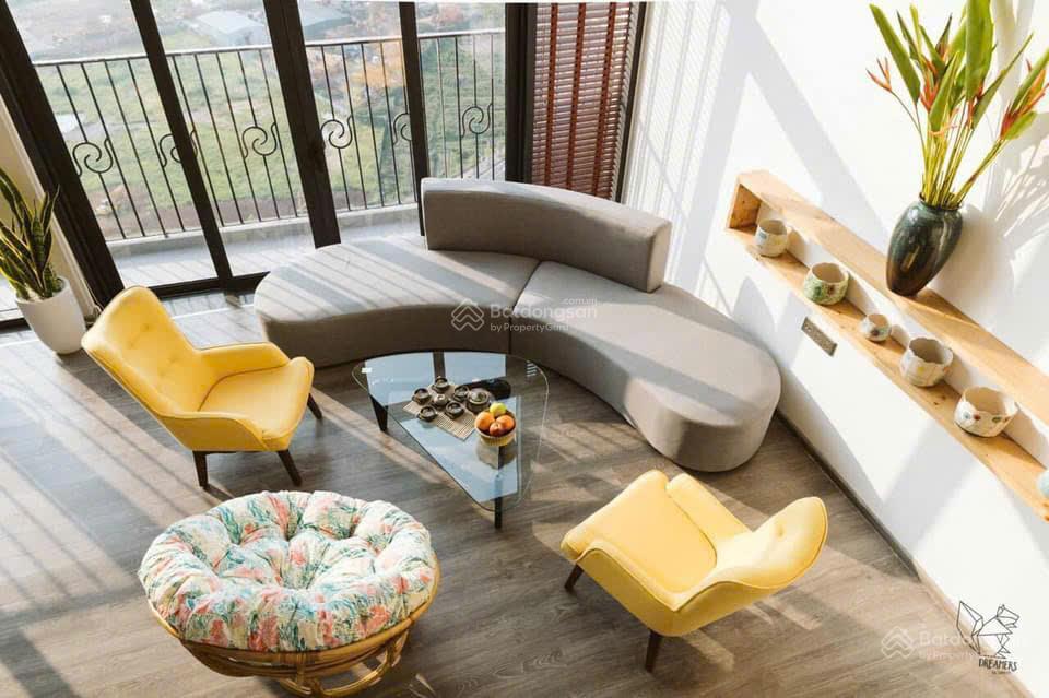 Bán căn 152m2 view sông hồng  cầu nhật tân cực đẹp tại pentstudio.  0987 938 ***