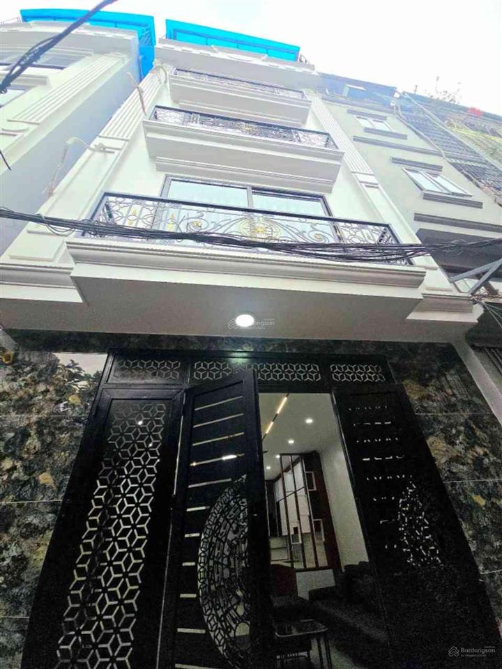 Phân lô bộ công an  nhà đẹp ở ngay  dân xây kiên cố  đường oto tránh đỗ ngày và đêm dân trí cao