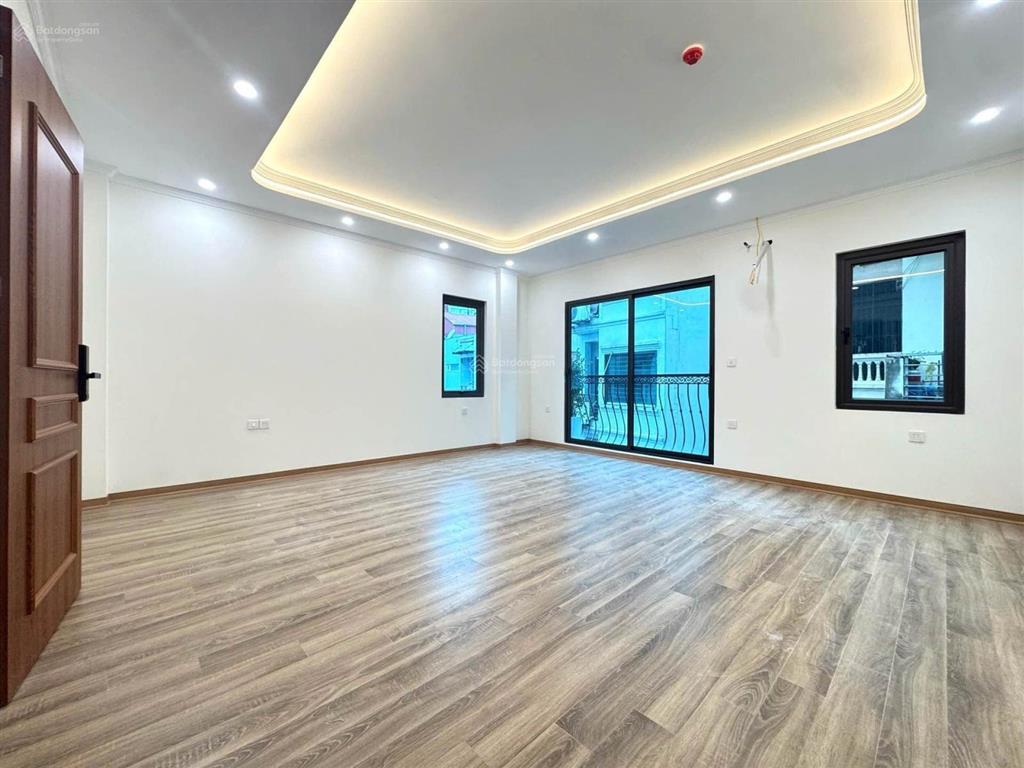 Siêu hiếm  nhà 6 tầng thang máy , full nội thất , 6 ngủ đủ công năng  oto 7 chỗ đỗ cửa ngõ thông