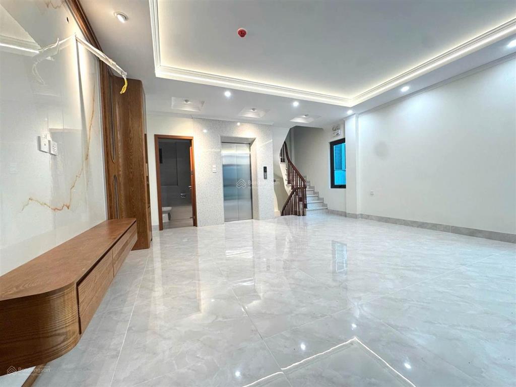 Siêu hiếm  nhà 6 tầng thang máy , full nội thất , 6 ngủ đủ công năng  oto 7 chỗ đỗ cửa ngõ thông