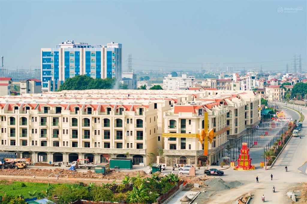 Cho thuê liền kề him lam thường tín, mặt đường 18,5m