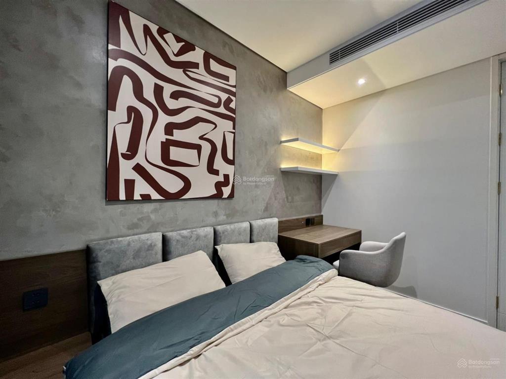 Chính chủ cho thuê 2 phòng ngủ, tầng 18 chung cư sunshine city