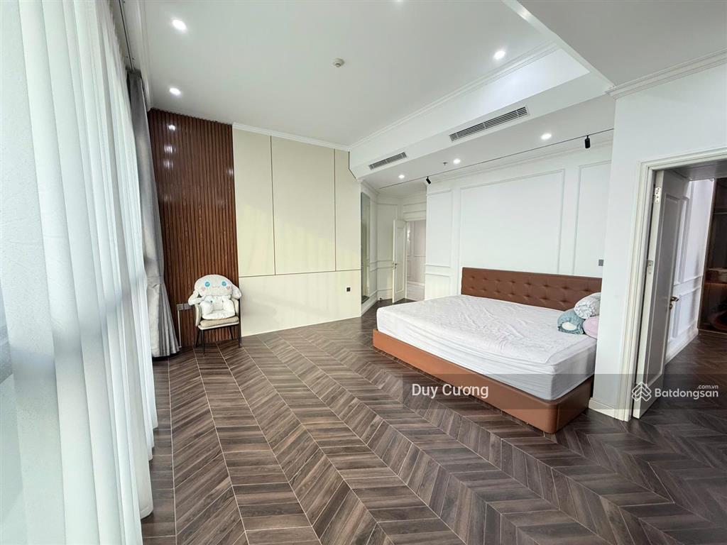 Cho thuê 4 phòng ngủ, tầng 25 sunshine center phạm hùng