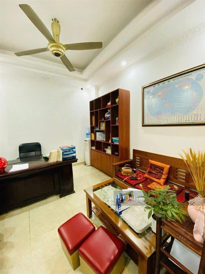 Bán nhà mai dịch 14 tỷ 50m2 mt 4,5m phân lô cầu giấy vừa ở vừa làm văn phòng