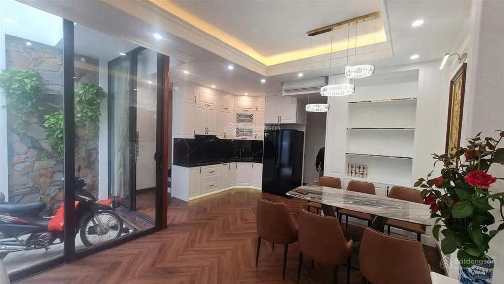 Nguyễn văn cừ  15.9 tỷ 75m  6 tầng  full nội thất cao cấp  ô tô đỗ cổng  sang phố cổ nhanh