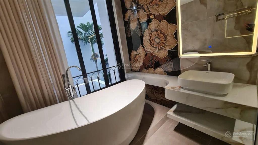 Nguyễn văn cừ  15.9 tỷ 75m  6 tầng  full nội thất cao cấp  ô tô đỗ cổng  sang phố cổ nhanh