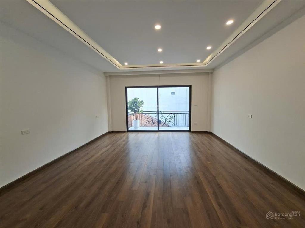 Siêu đẹp ngọc lâm thông nguyễn văn cừ khu vực lõi long biên .80m  6 tầng  ngõ thông thoáng