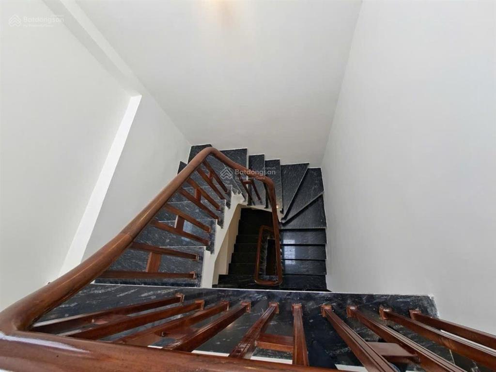 Siêu đẹp ngọc lâm thông nguyễn văn cừ khu vực lõi long biên .80m  6 tầng  ngõ thông thoáng