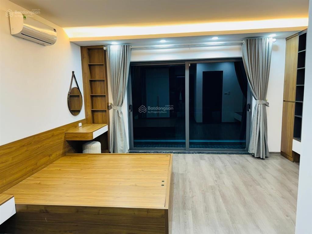Hiếm .nhà đẹp bát khối  6 tầng gara oto  kinh doanh  gần chợ ,trường  ngõ thông thoáng