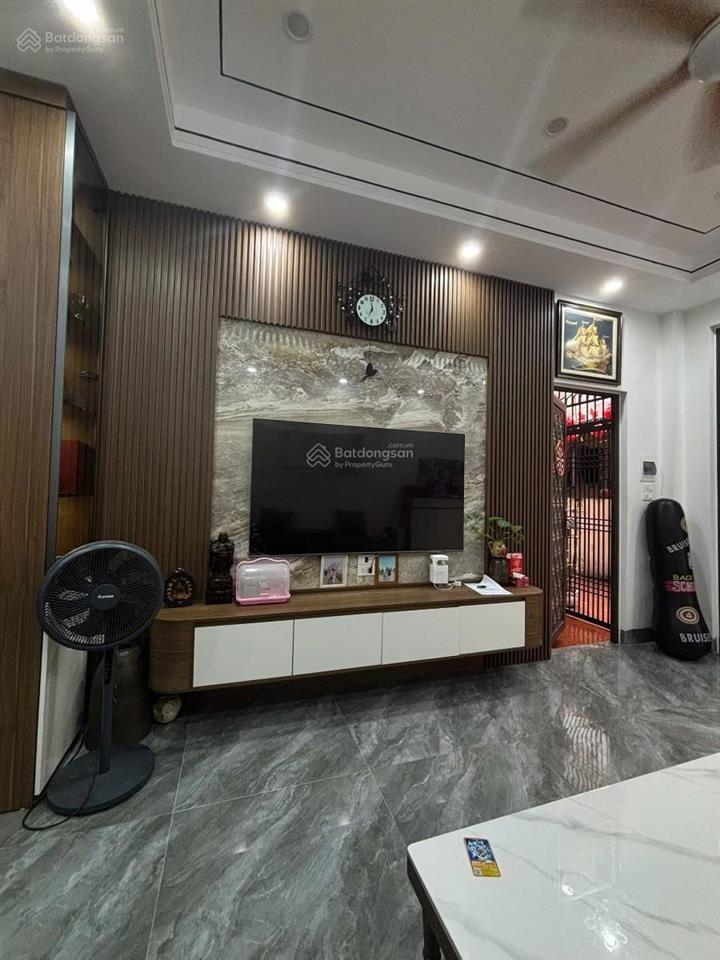 Nhà đẹp sang xịn mịn  thạch bàn long biên  oto gần  ngõ thoáng sáng  hàng xóm tình cảm