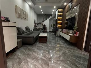 Nhà đẹp sang xịn mịn  thạch bàn long biên  oto gần  ngõ thoáng sáng  hàng xóm tình cảm