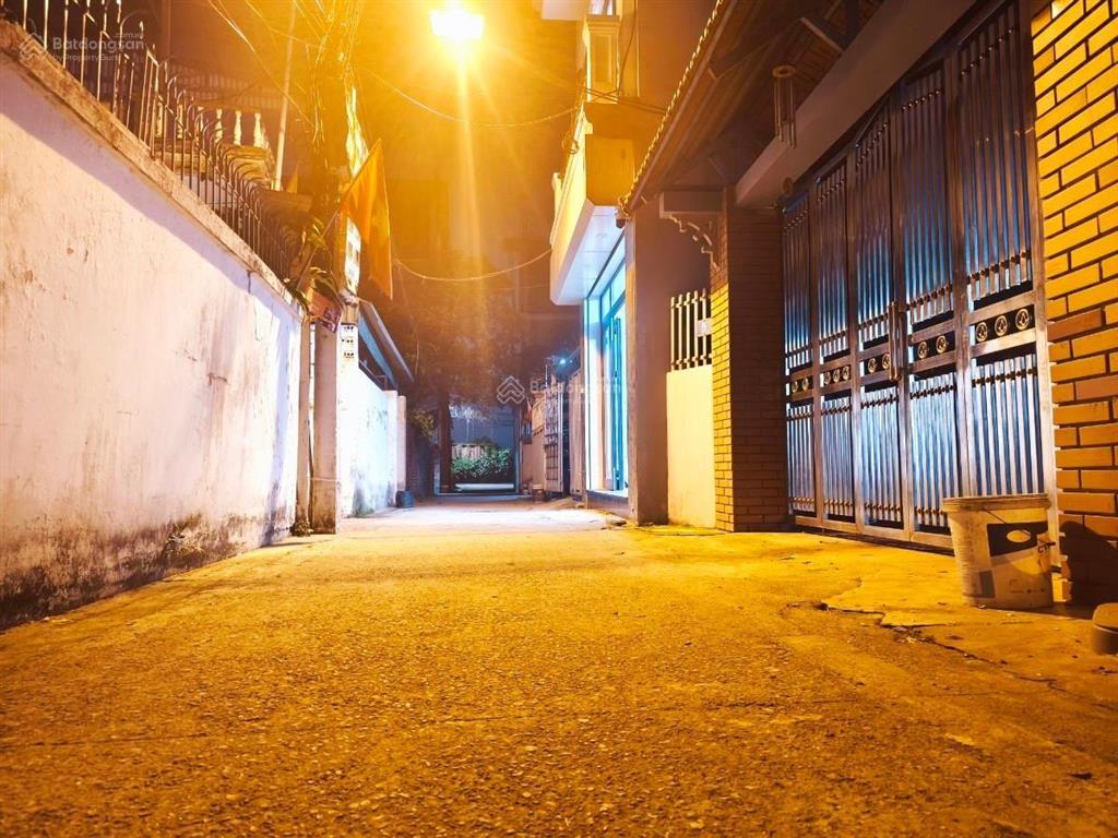Nhà đẹp sang xịn mịn  thạch bàn long biên  oto gần  ngõ thoáng sáng  hàng xóm tình cảm