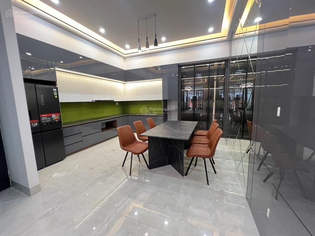 Nhà đẹp bát khối long biên  90m  5 tầng thang máy  mặt ngõ kinh doanh  đường oto tránh