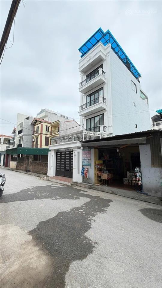 Nhà đẹp bát khối long biên  90m  5 tầng thang máy  mặt ngõ kinh doanh  đường oto tránh