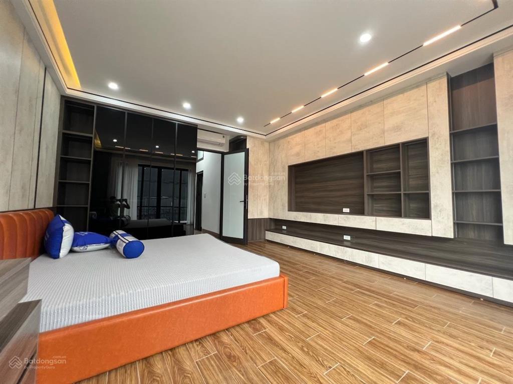 Nhà đẹp bát khối long biên  90m  5 tầng thang máy  mặt ngõ kinh doanh  đường oto tránh