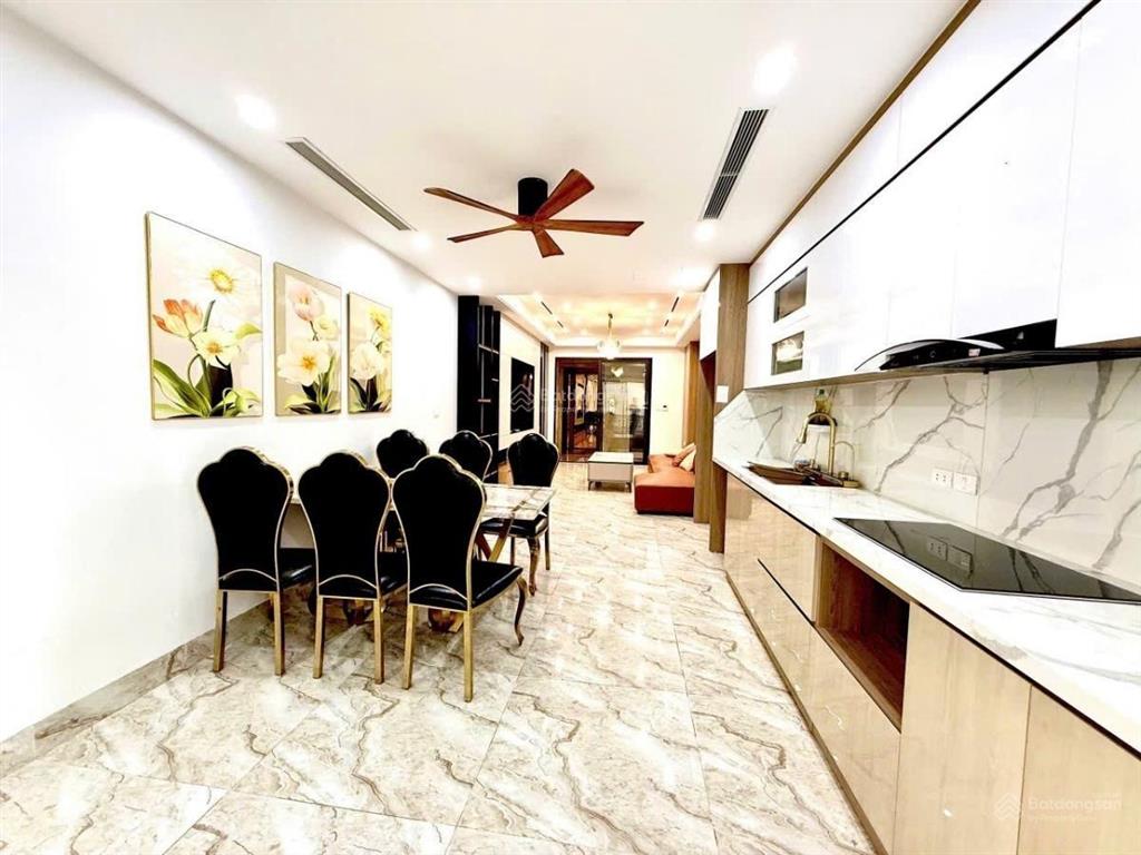 Hiếm. trung tâm ngọc lâm  gần mặt phố sát tổ hợp văn phòng ks 27 tầng  sang phố cổ chỉ 5 phút