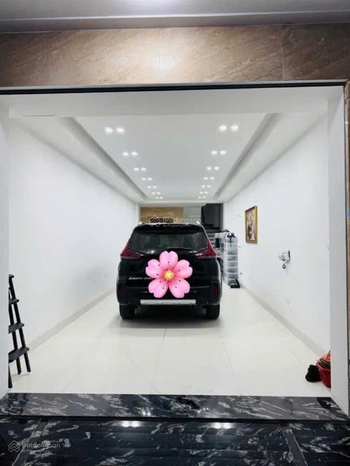 Hiếm. trung tâm ngọc lâm  gần mặt phố sát tổ hợp văn phòng ks 27 tầng  sang phố cổ chỉ 5 phút