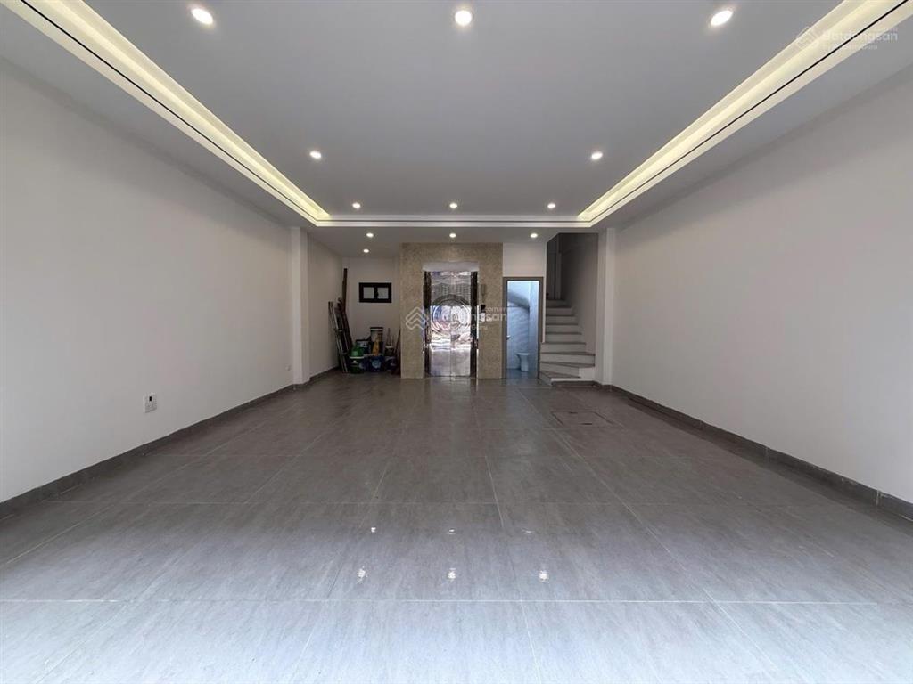 Siêu phẩm bát khối long biên  7 tầng oto 7 chỗ vào nhà full nội thất  đủ công năng gia đình lớn