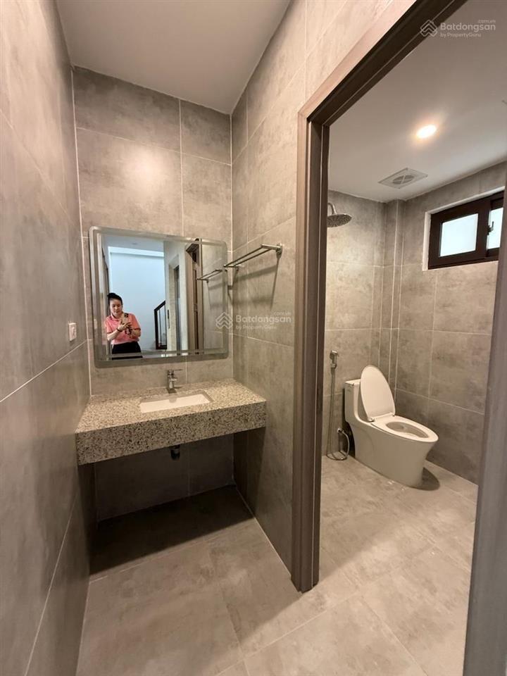 Siêu phẩm bát khối long biên  7 tầng oto 7 chỗ vào nhà full nội thất  đủ công năng gia đình lớn