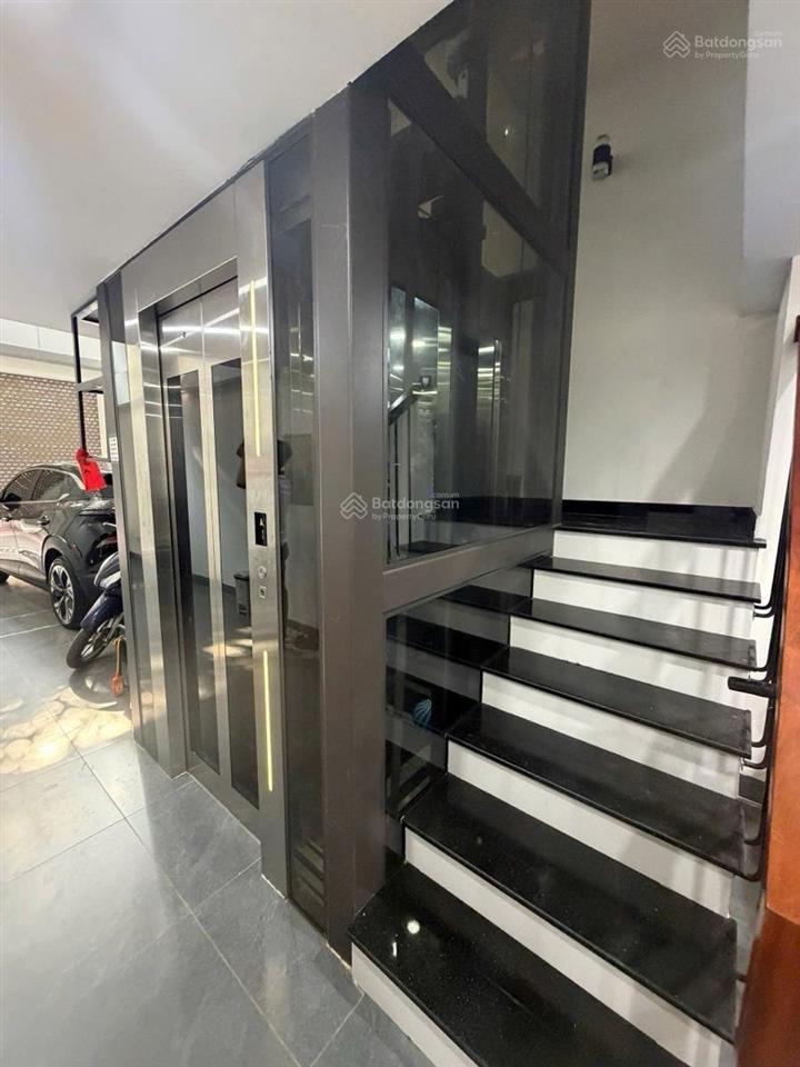 17 tỷ sở hữu ngay căn nhà 60m,7 tầng nở hậu  mặt ngõ oto tránh tại ngô gia tự trung tâm viêt hưng
