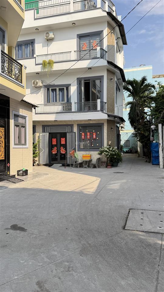 Nhà đẹp 2 mt hẻm 6m gần cầu chà vàkề q5  4 tầng  50m2  5pn khu hiện hữu  shr