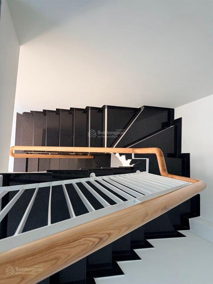 Nhà bán 3 tầng giáp quận 1  45m2  sát mặt tiền khu nhà giàu an ninh  hxh  3 pn  giá 9 tỷ tl