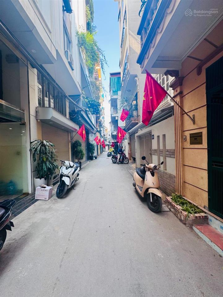 Nhà thịnh hào, dt 40m2. 6 tầng, mặt ngõ ô tô tránh. lô góc  kinh doanh