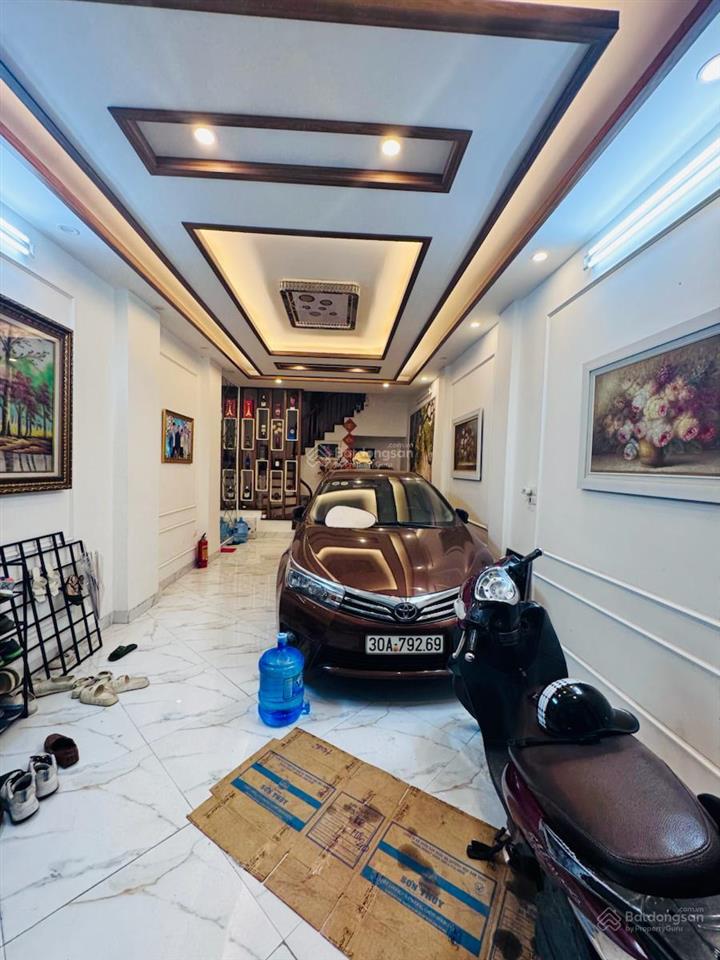 Bán nhà thịnh hào 142m2 phân lô  6 tầng ô tô vào nhà