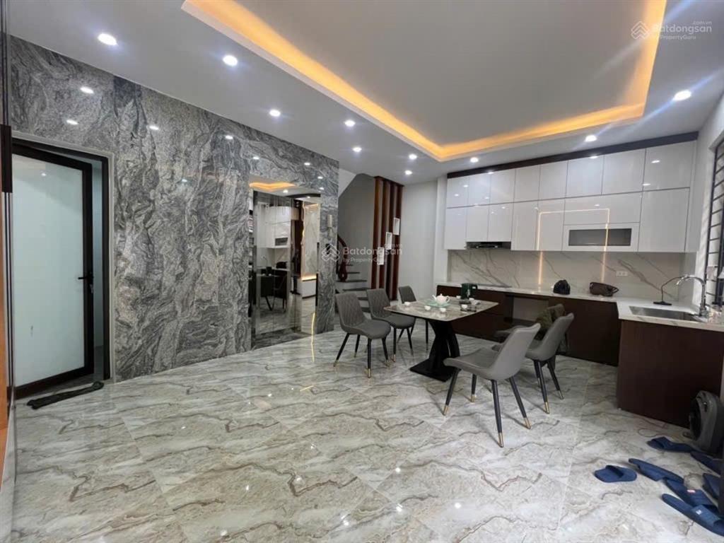 Bán nhà mặt ngõ phố hoàng như tiếp long biên