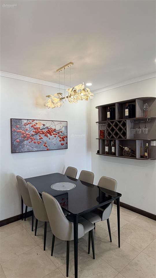 Siêu hiếm, bán căn hộ 2pn + 2wc 78m2 +1 parking oto, có sổ hồng, đủ nội thất mới, dọn vào ở ngay