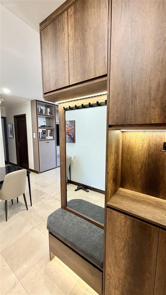 Siêu hiếm, bán căn hộ 2pn + 2wc 78m2 +1 parking oto, có sổ hồng, đủ nội thất mới, dọn vào ở ngay