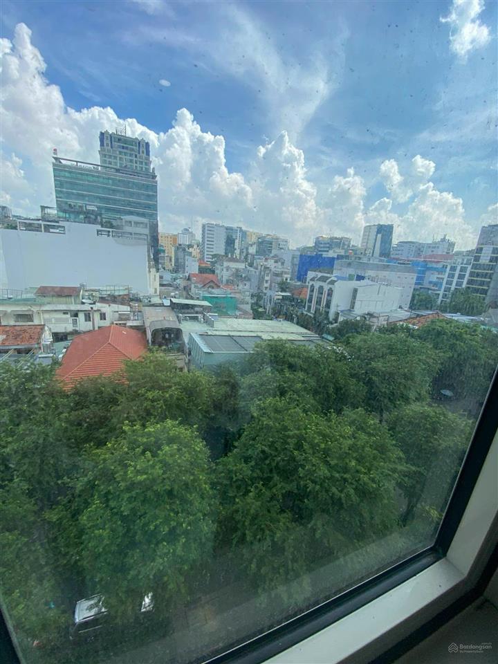 Siêu hiếm, bán căn hộ 2pn + 2wc 78m2 +1 parking oto, có sổ hồng, đủ nội thất mới, dọn vào ở ngay