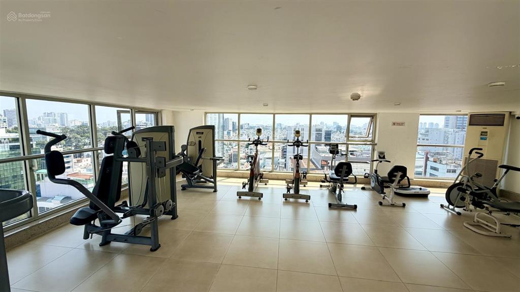 Siêu hiếm, bán căn hộ 2pn + 2wc 78m2 +1 parking oto, có sổ hồng, đủ nội thất mới, dọn vào ở ngay