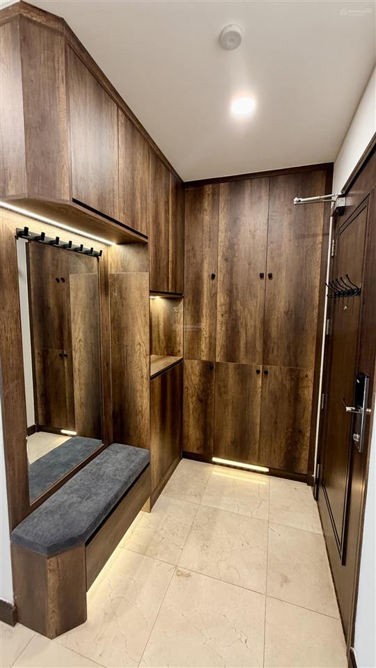 Siêu hiếm, bán căn hộ 2pn + 2wc 78m2 +1 parking oto, có sổ hồng, đủ nội thất mới, dọn vào ở ngay