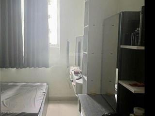 Căn hộ cc 60m có 2 pn 2 toilet, 2 máy lạnh. nhà trống vào ở ngay