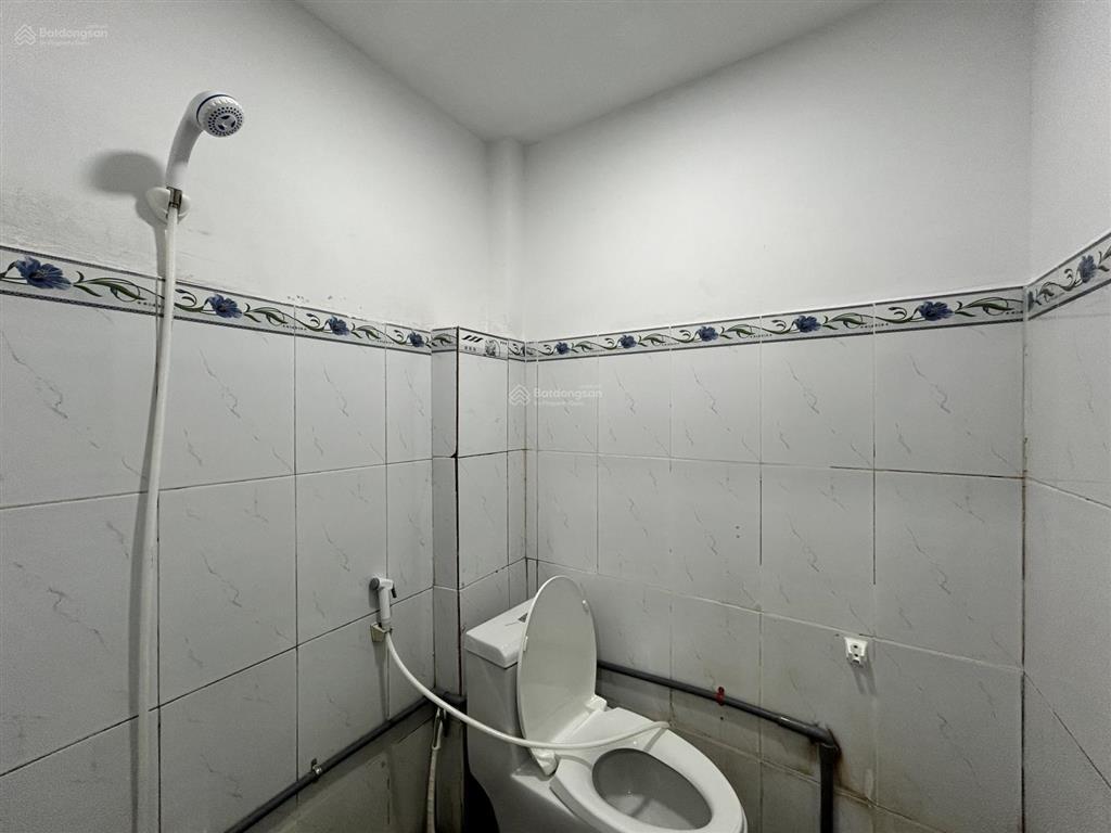 Cho thuê phòng trọ ở được 3 người, 3 xe ngay gần cao đẳng công thương quận 9