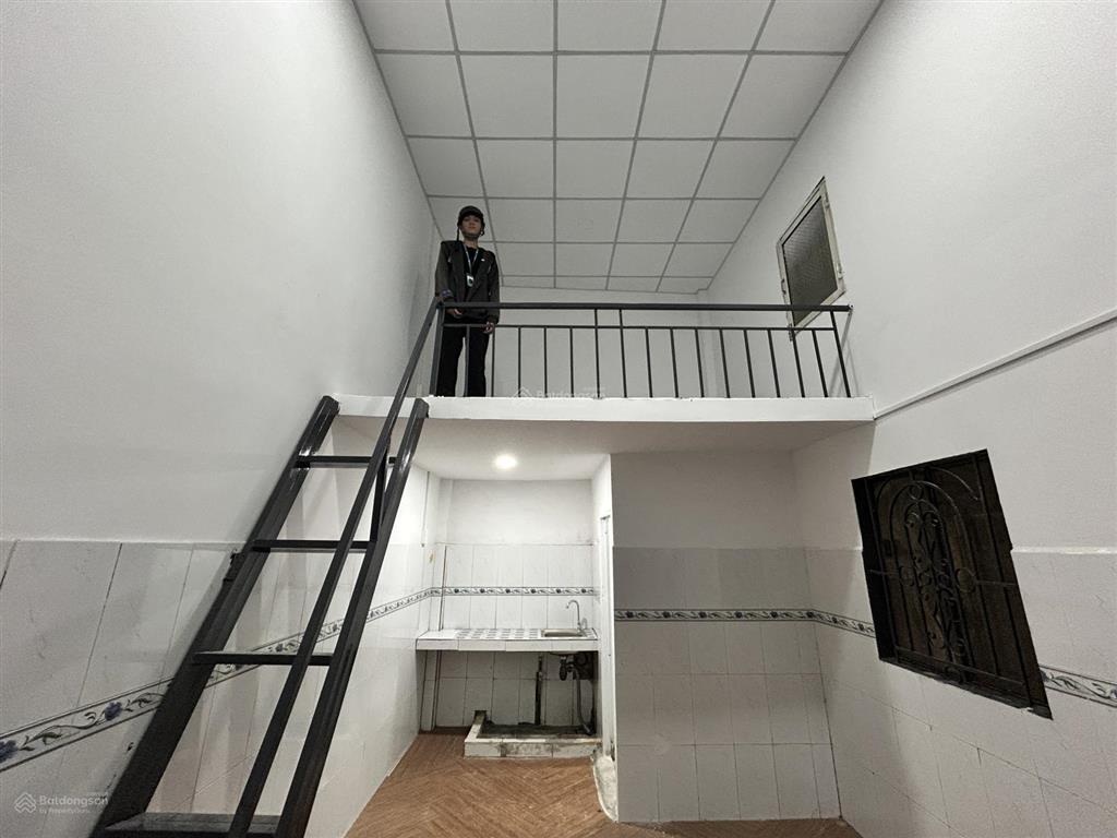 Cho thuê phòng trọ ở được 3 người, 3 xe ngay gần cao đẳng công thương quận 9
