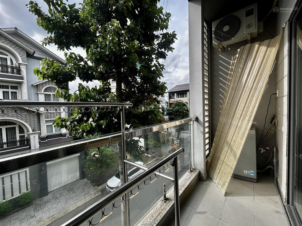 Gần ngã tư mai chí thọ  studio ban công máy giặt riêng ngay đảo kim cương quận 2